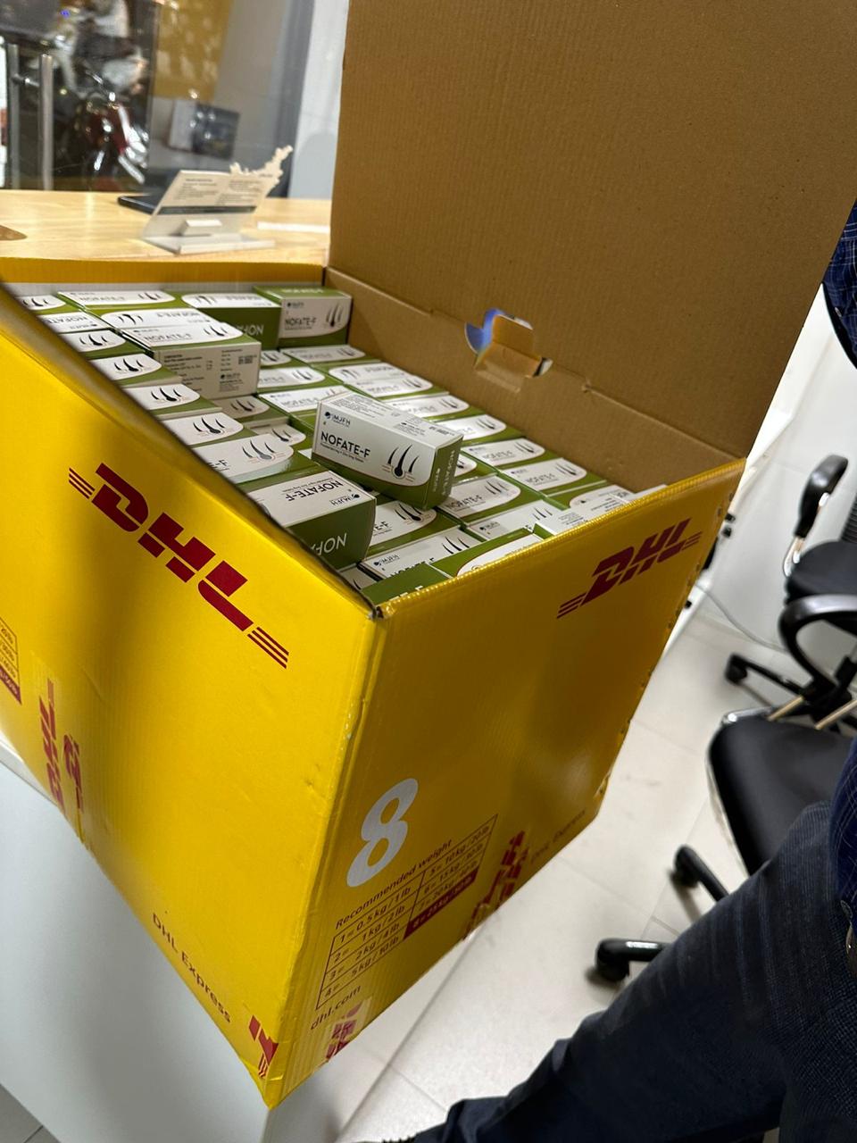 DHL Box Image 3